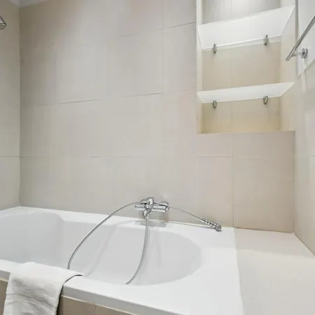 Apartment Serenty - Champs-elysees & Arc De Triomphe Paris